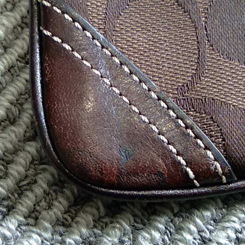 Coach brown small wristlet - Picture 5 of 10